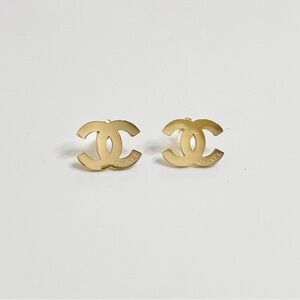 NEW C C initial earrings in gold tone